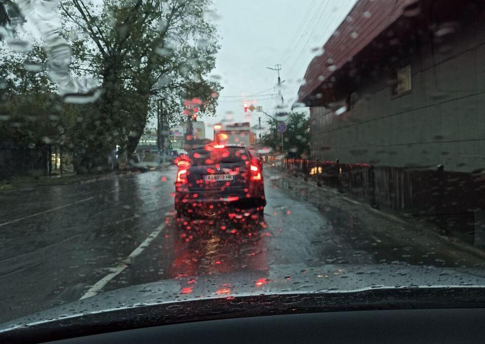 Працівник СТО в Одесі викрав авто клієнтки та розбив його в ДТП