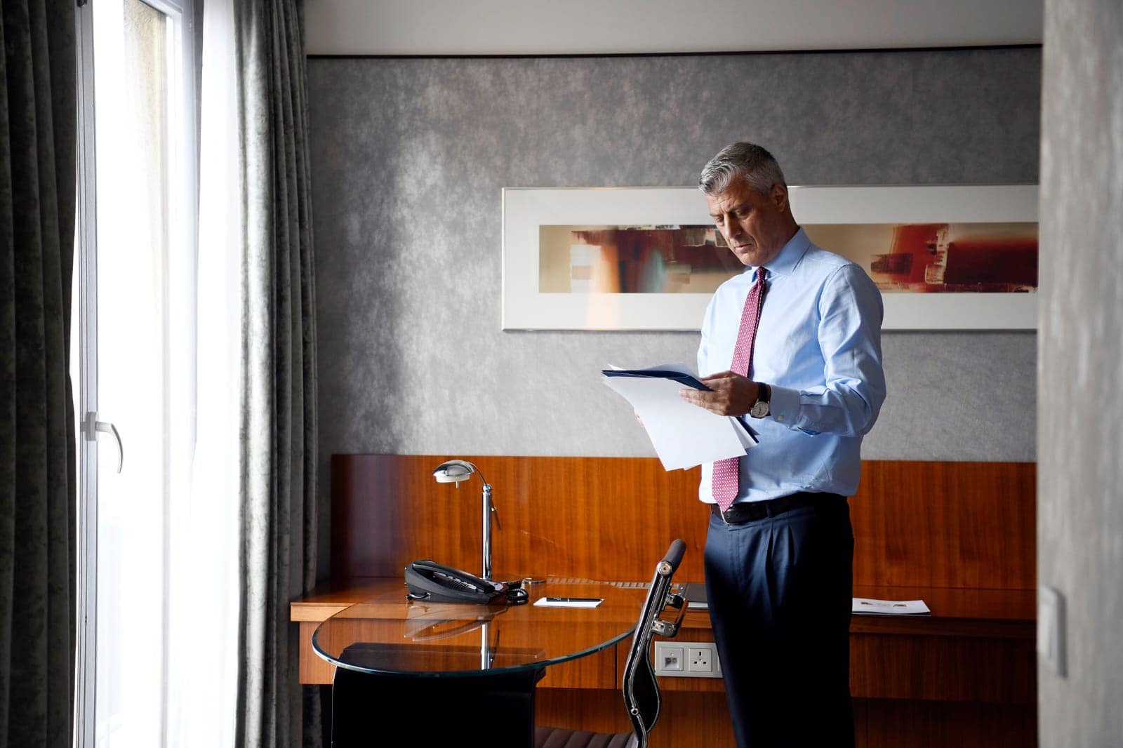 Глава Косова йде у відставку через звинувачення у військових злочинах