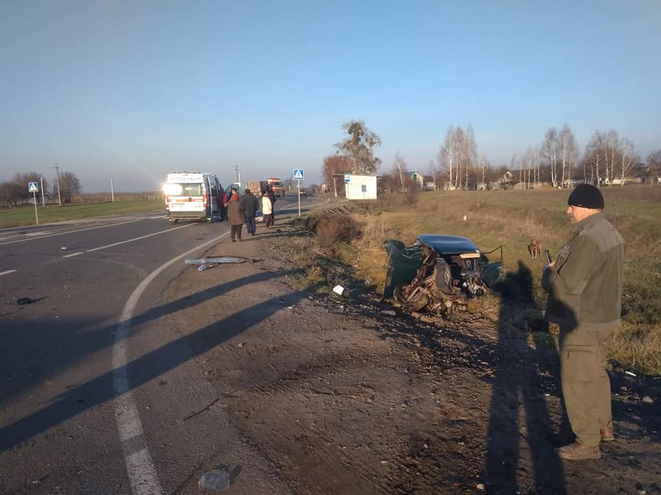 На Рівненщині у ДТП загинули мати й син, ще двоє дітей у лікарні