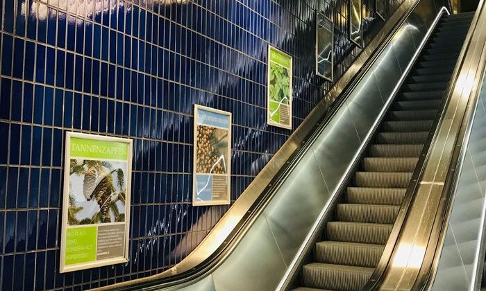 У Мюнхені в метро повісили плакати про Голодомор в Україні - фото