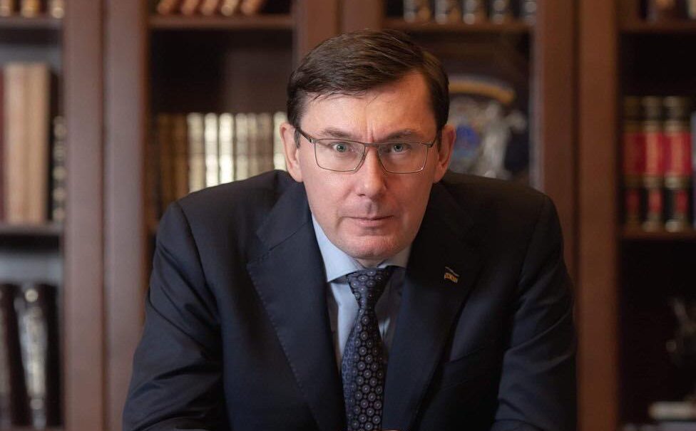 Луценко написал заявление на вступление в "Евросолидарность"