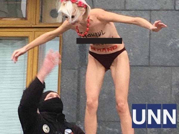 Акція протесту під Офісом президента