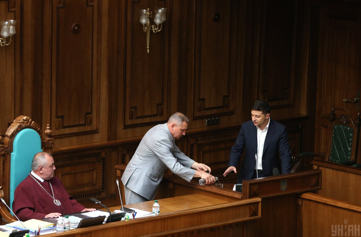 Черти из политического ада: Зеленский откровенно рассказал о скандале с Конституционным судом