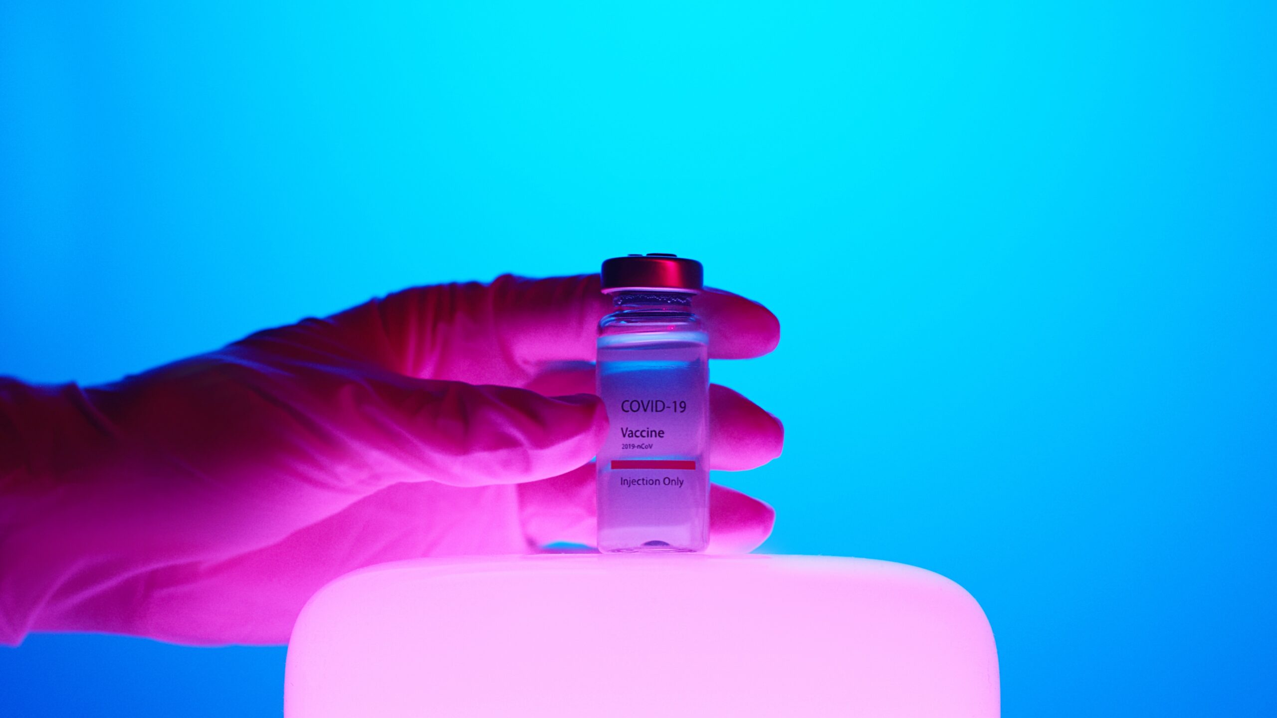 Pfizer и BioNTech подали заявку на использование вакцины против COVID-19