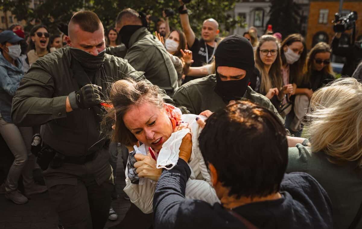 Протесты в Беларуси: вышли медики, начались задержания