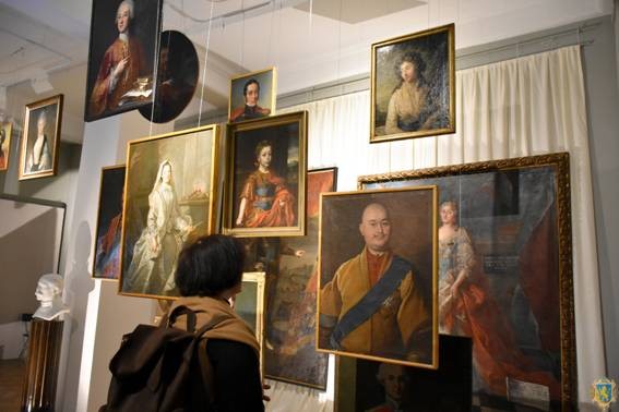 Мінкульт хоче компенсацію від уряду за карантин вихідного дня