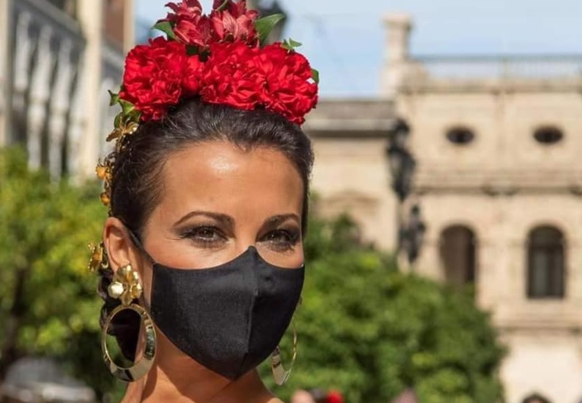 Жінки Севільї у чорному одязі провели акцію на підтримку фламенко