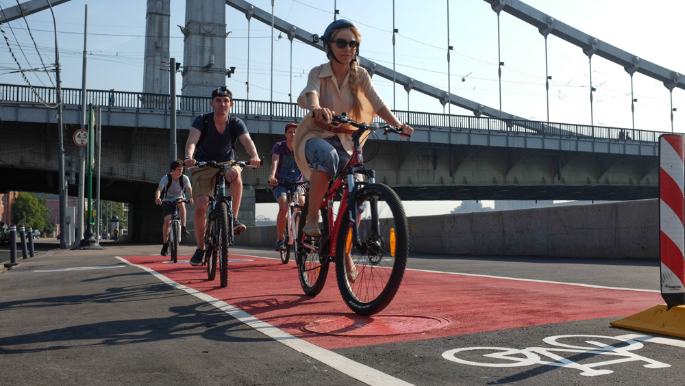 В Україні велосипедистам дозволили їздити смугами для громадського транспорту