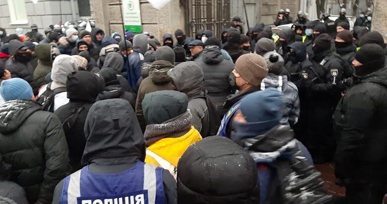 Підприємці не випускали депутатів з Ради: сталася сутичка