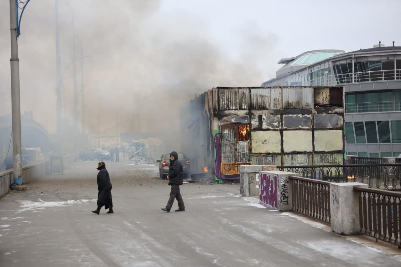 Пожежа на поштовій площі у Києві