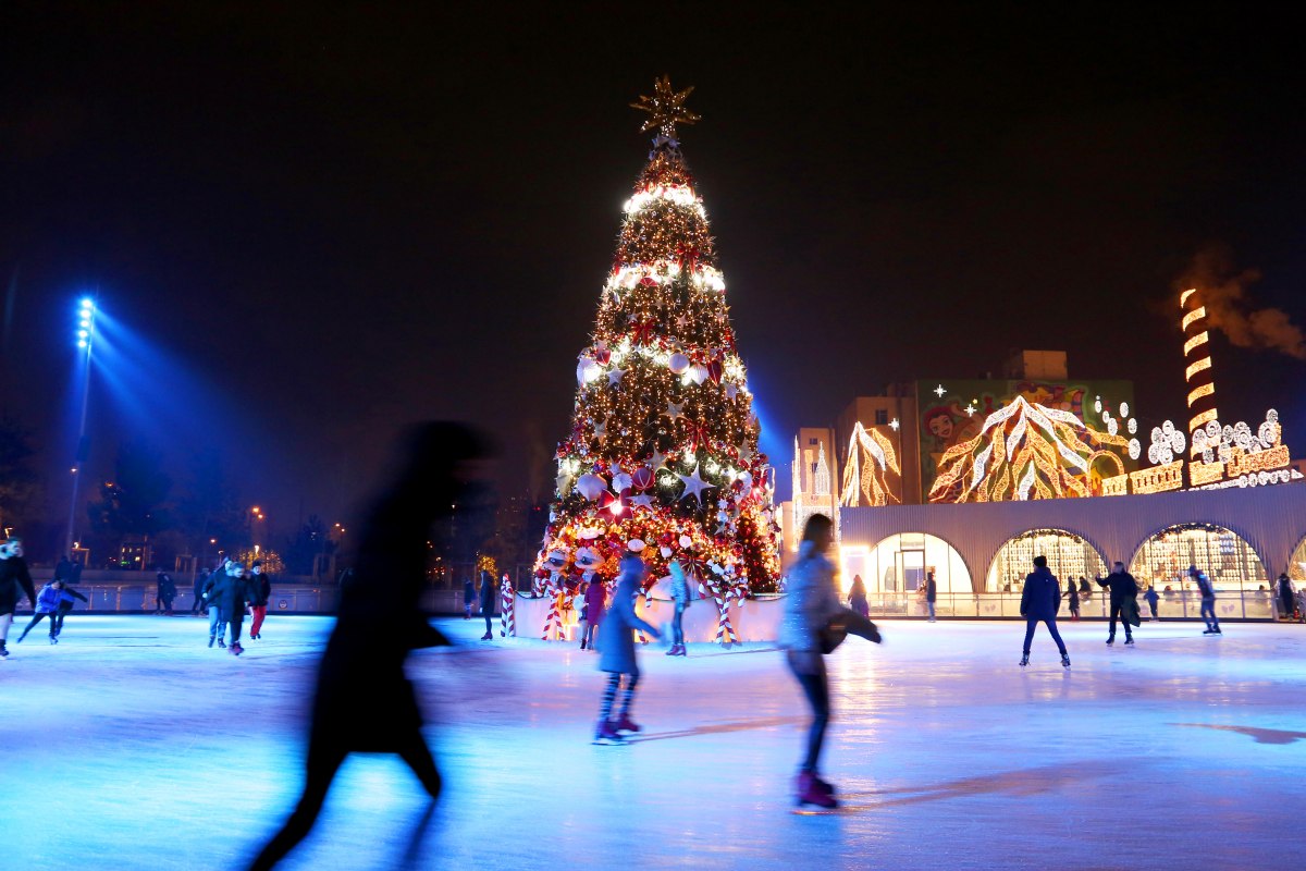 Найбільша в Україні ковзанка відкриється сьогодні у Києві: адреса та ціни