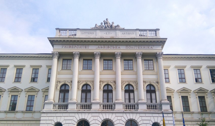 Суд виправдав викладача "Львівської політехніки" Дмитра Зербіно, який показував студентам порно на тестах