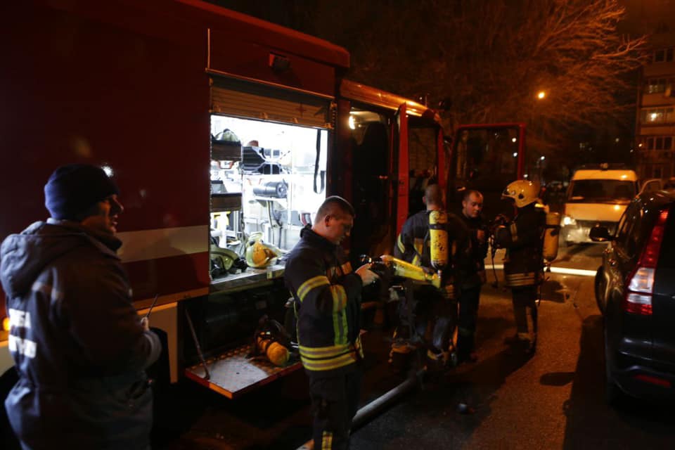 Пожежа в Києві на Троєщині