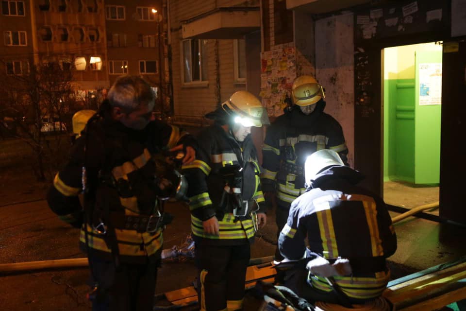 Пожежа в Києві на Троєщині