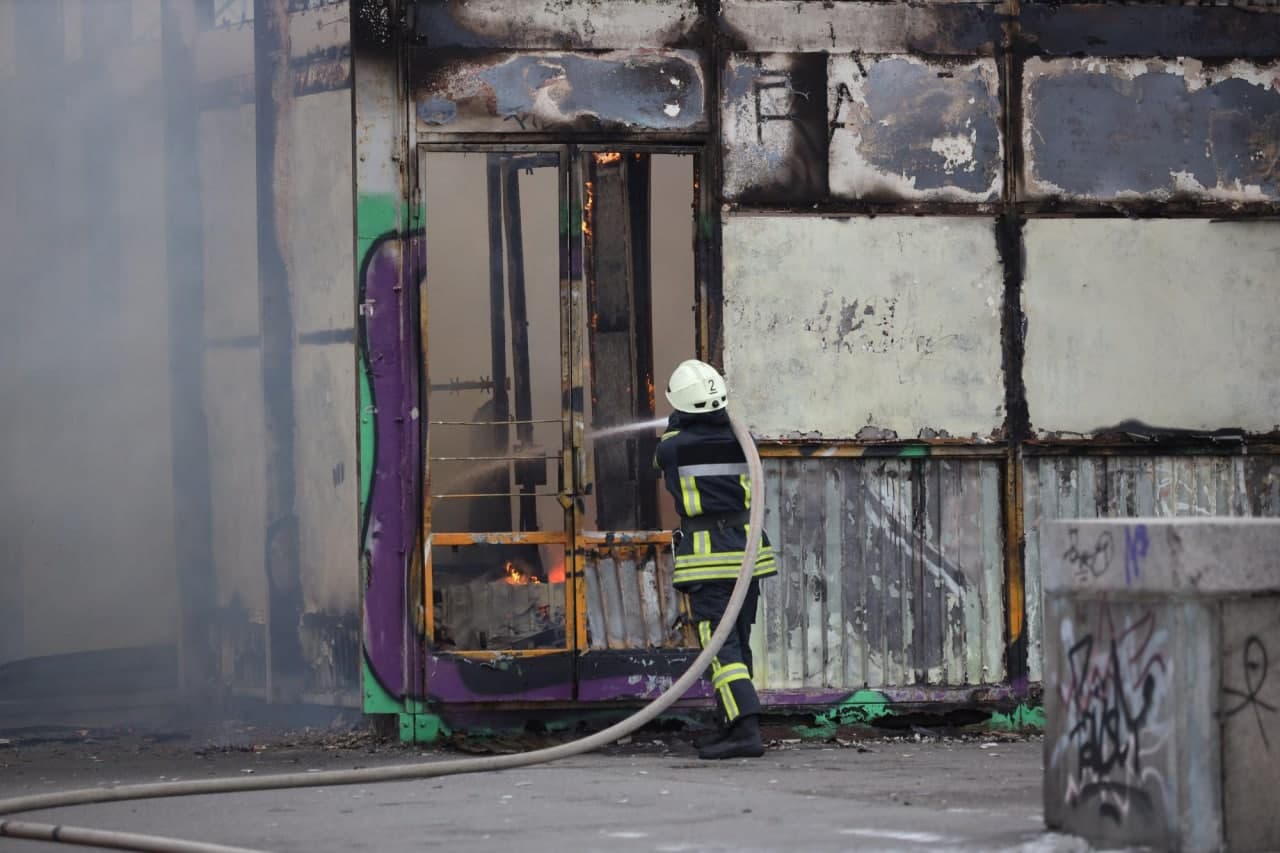 Пожежа на поштовій площі у Києві