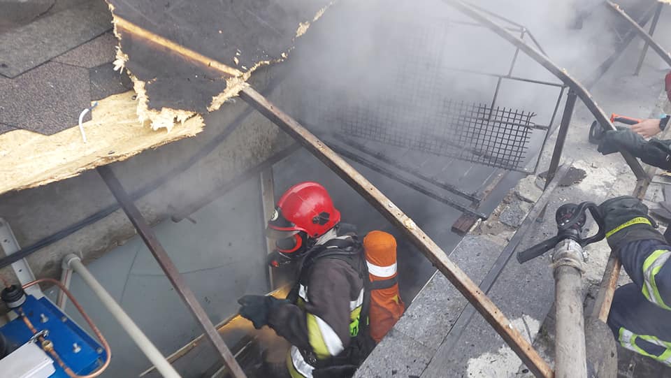 Пожар в ТРЦ "Арена" в Ровно