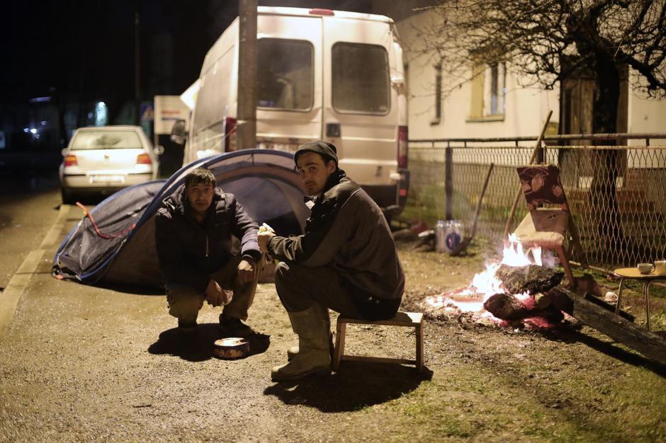 Землетрус у Хорватії: люди ночують на вулиці та в машинах