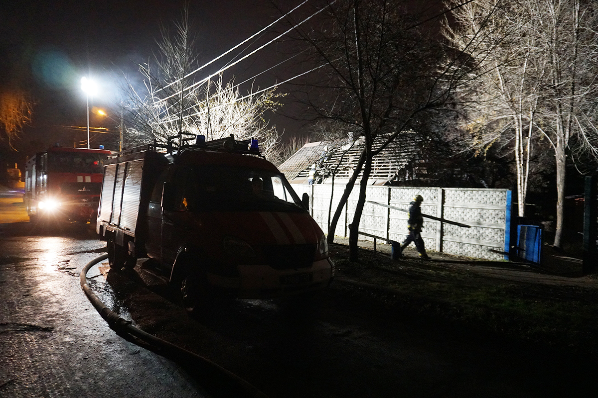 Троє чоловіків згоріли у приватному будинку у Дніпрі - відео