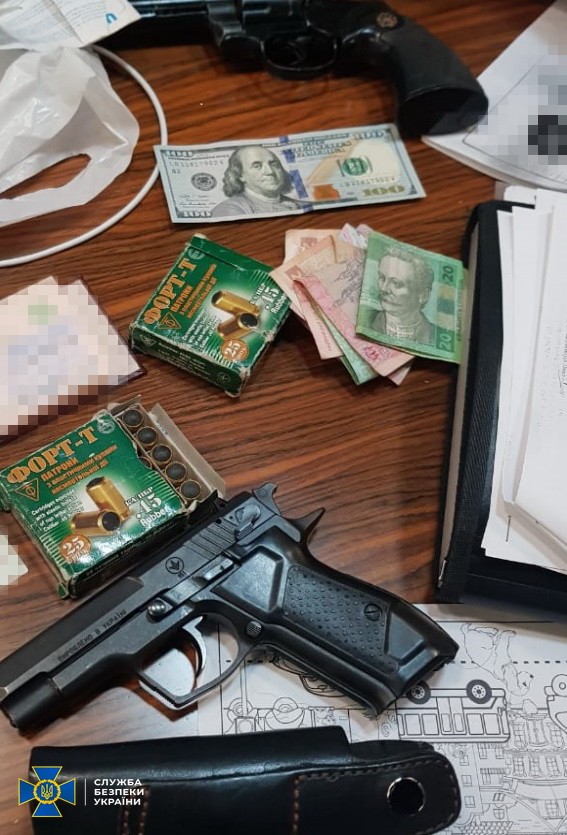 Підробка грошей та документів