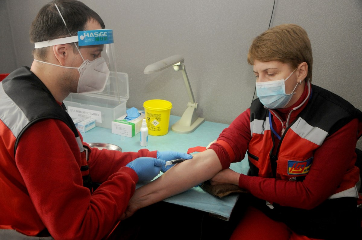 Сімейні лікарі тестуватимуть на COVID-19 - МОЗ