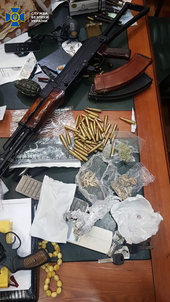 Підробка грошей та документів