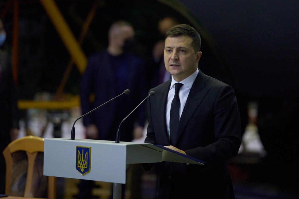 Зеленский разрешил чиновникам работать до 70 лет