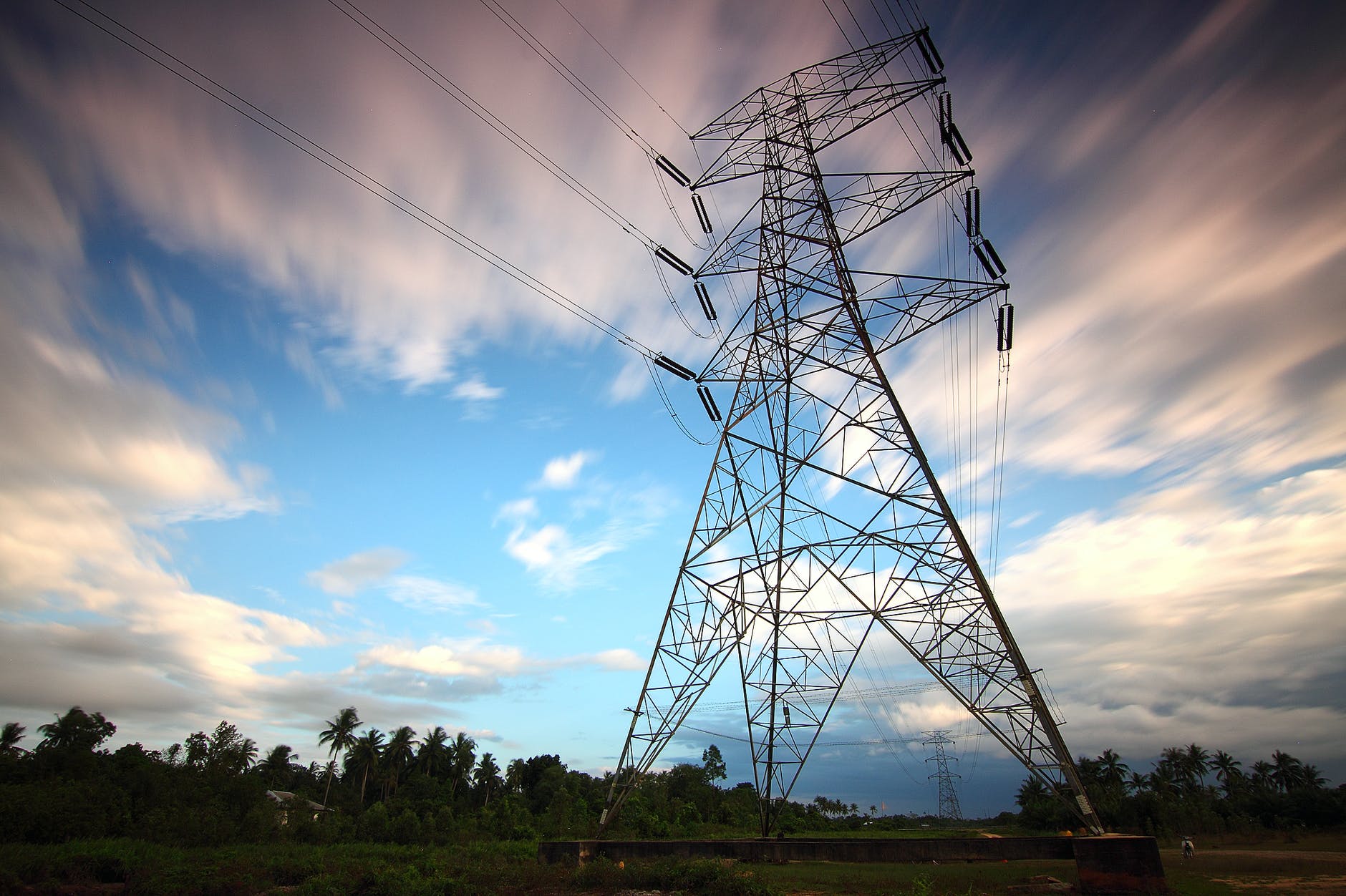 НКРЕКП готує суттєве підвищення тарифів на передачу електроенергії на 2024 рік