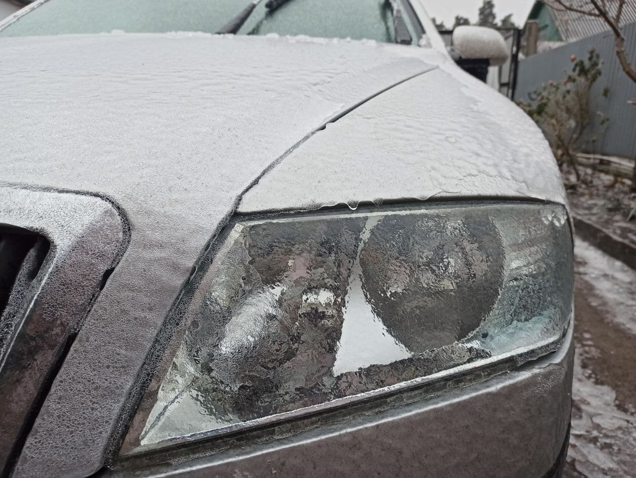 У МВС дали рекомендації водіям щодо ожеледиці на дорогах