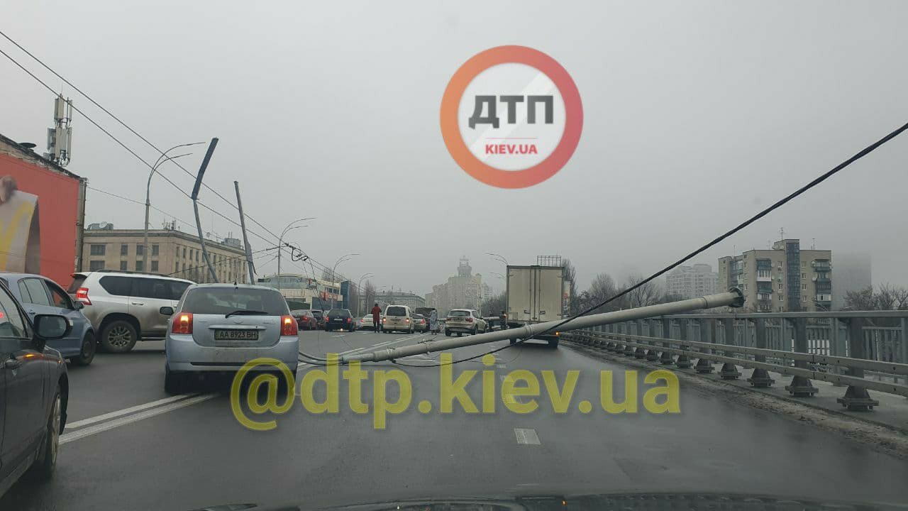 Стовпи у Києві