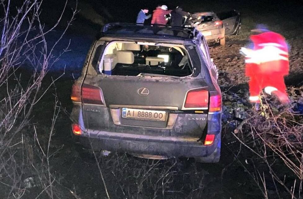 Смертельна ДТП під Броварами: водій позашляховика "підрізав" легковик та втік