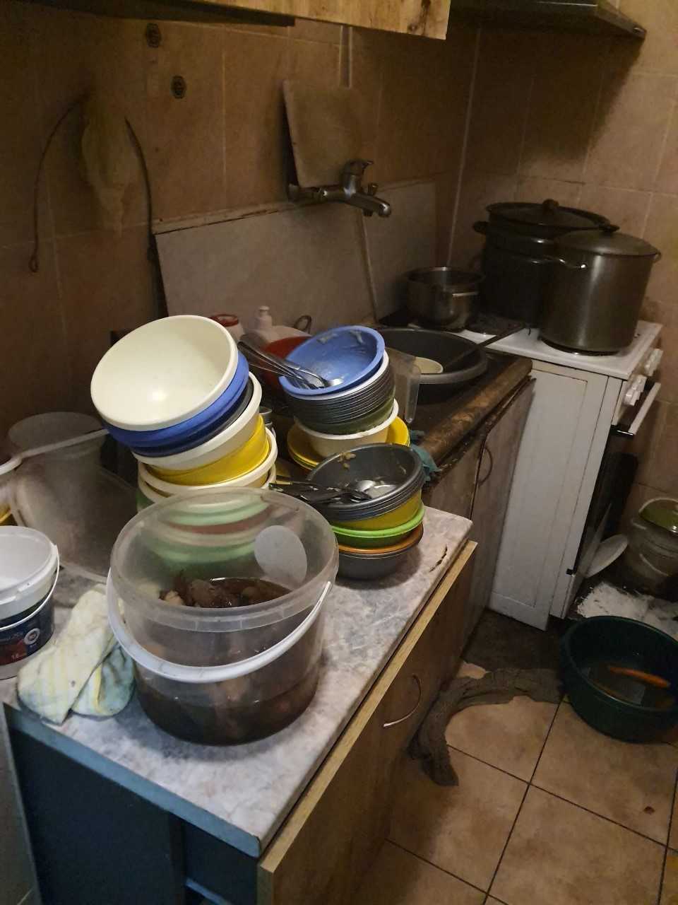 В Киеве в частном гериатрическом пансионате без необходимых условий удерживали почти полсотни стариков