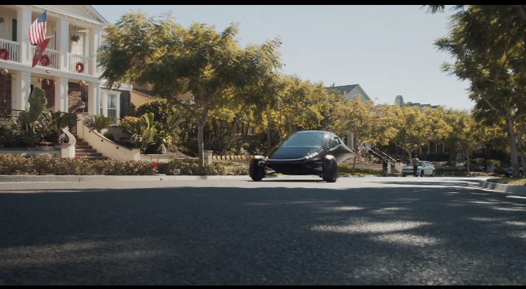 Трехколесный электромобиль