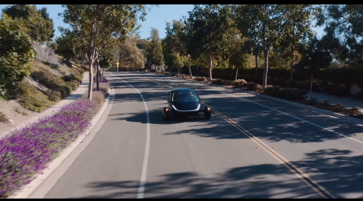 Трехколесный электромобиль