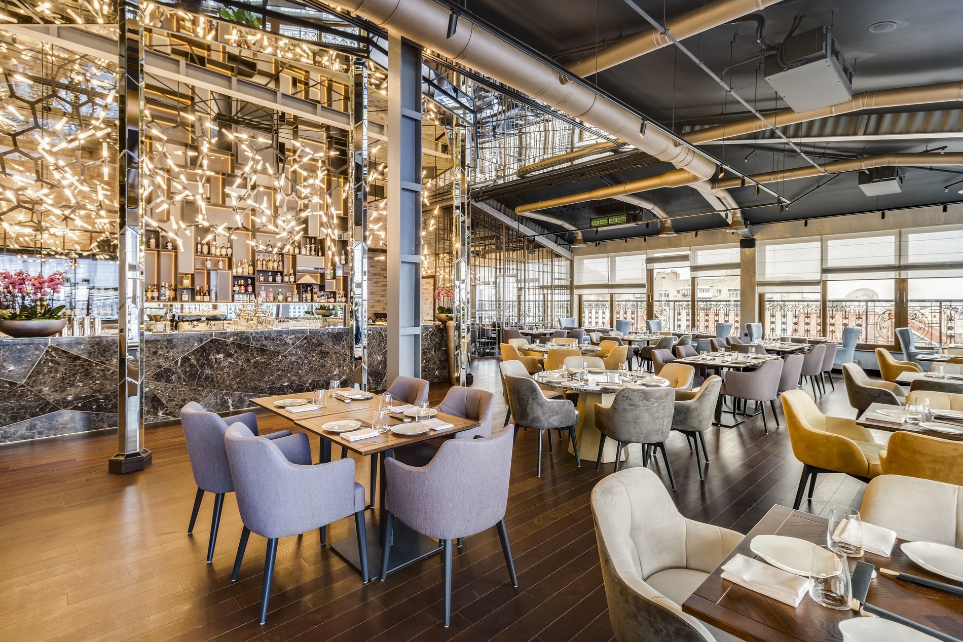 До 680 тысяч гривен: МВД предлагает штрафовать развлекательные заведения за работу в комендантский час