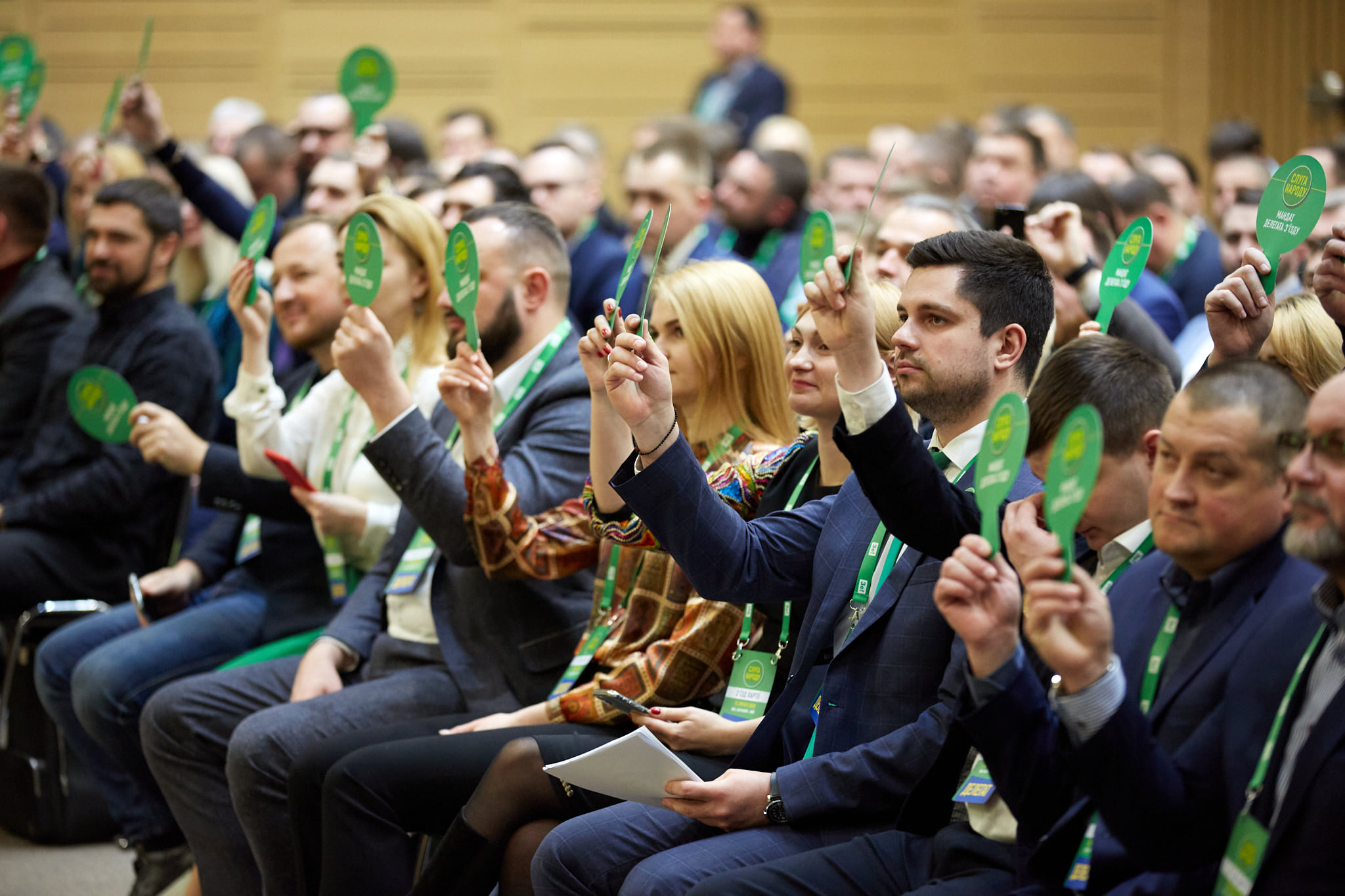Потрібно 300 голосів: "Слуги народу" підготували законопроєкт про зменшення кількості нардепів