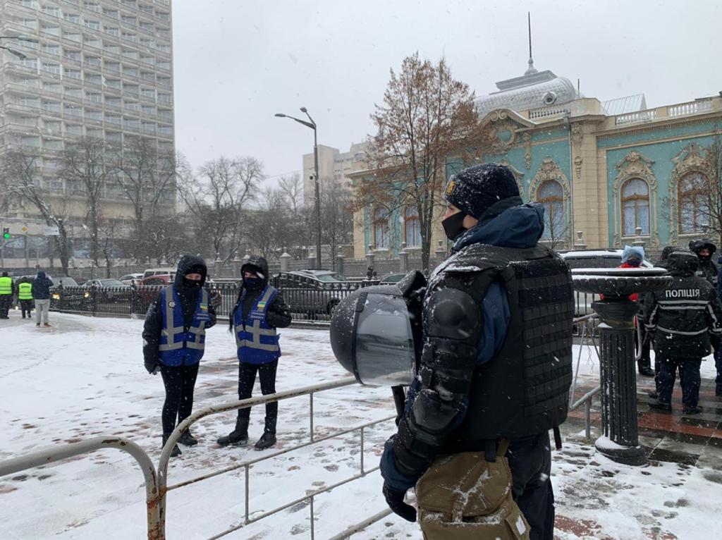 Полицейские усиленно охраняют центр Киева из-за протестов