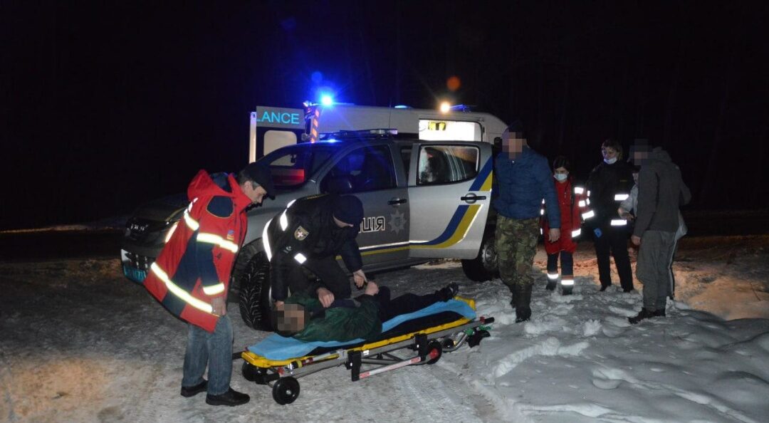 У Волинській області знайшли чоловіка, який добу блукав у лісі