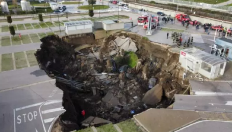 В Неаполе прогремел взрыв у госпиталя, где лечат больных коронавирусом - видео