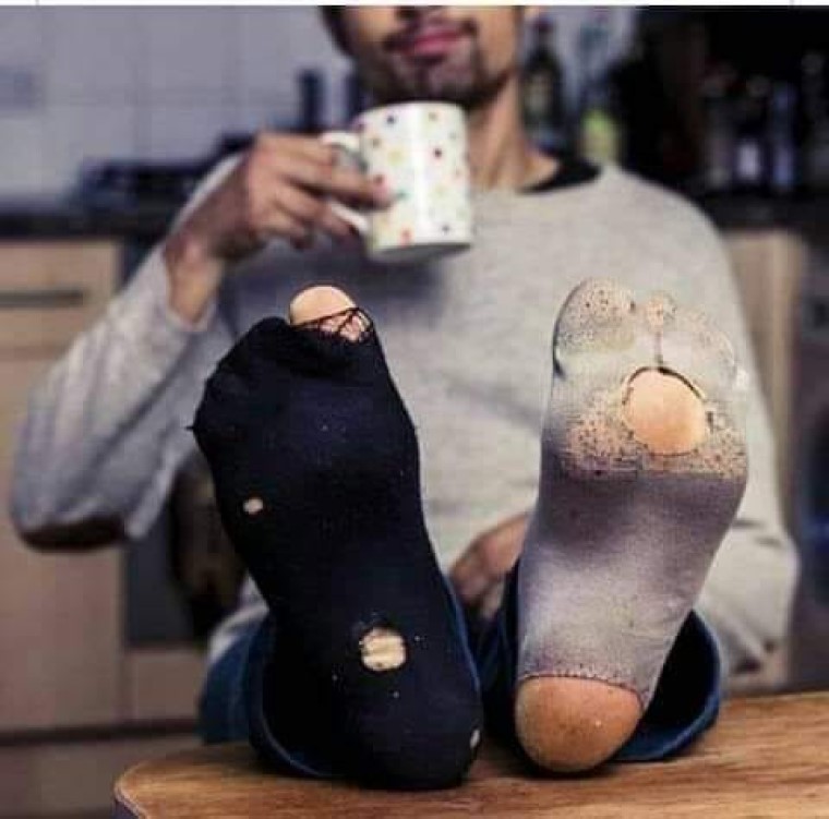 Локдаун чи лохдаун: соцмережі обговорюють заборону продажу шкарпеток і цигарок