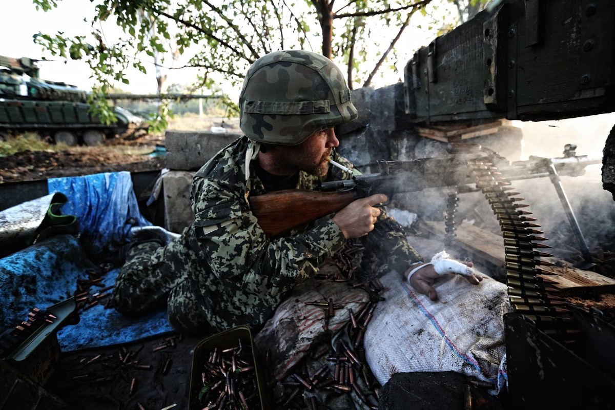 В Украине вспоминают защитников Донецкого аэропорта - видео