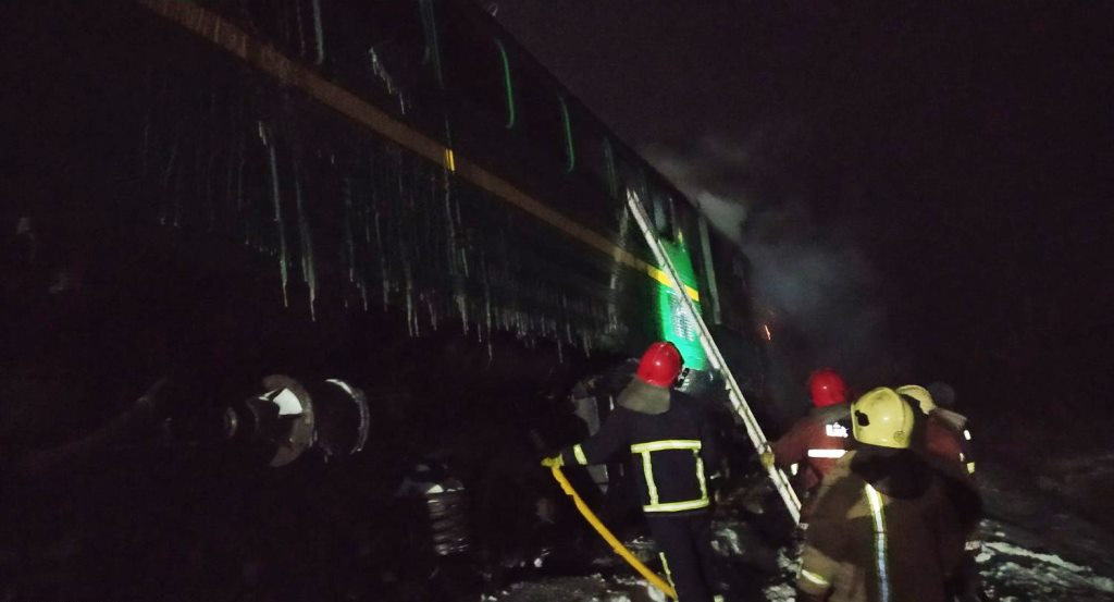 Пасажирський потяг загорівся у Житомирській області - фото