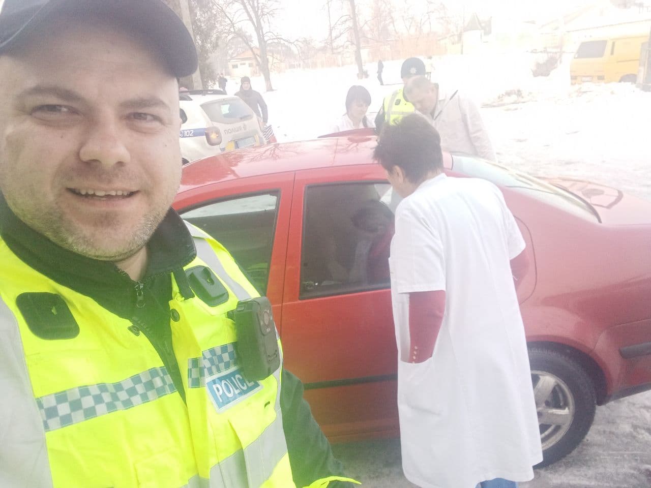 На Волині жінка народила дитину за кермом авта - відео