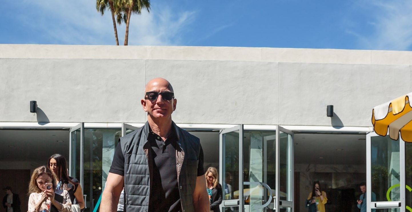 Безос покидает пост генерального директора компании Amazon