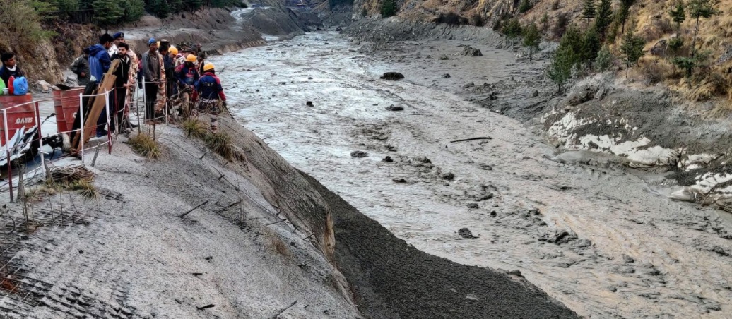 Схождение ледника в Индии: погибли 18 человек, более 200 пропали