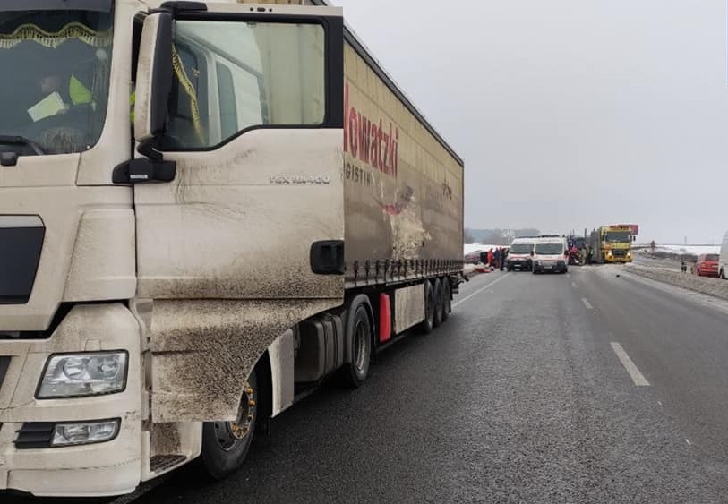 Массовое ДТП в Киевской области: есть погибшие и травмированные (добавлено видео)