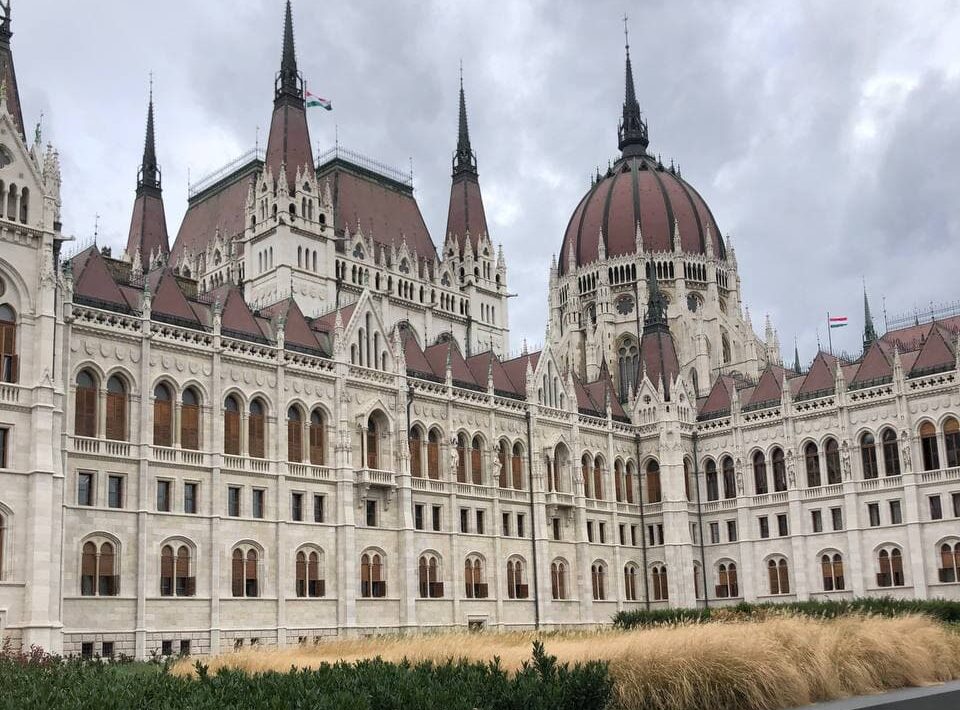 Угорщина продовжить карантин до середини березня