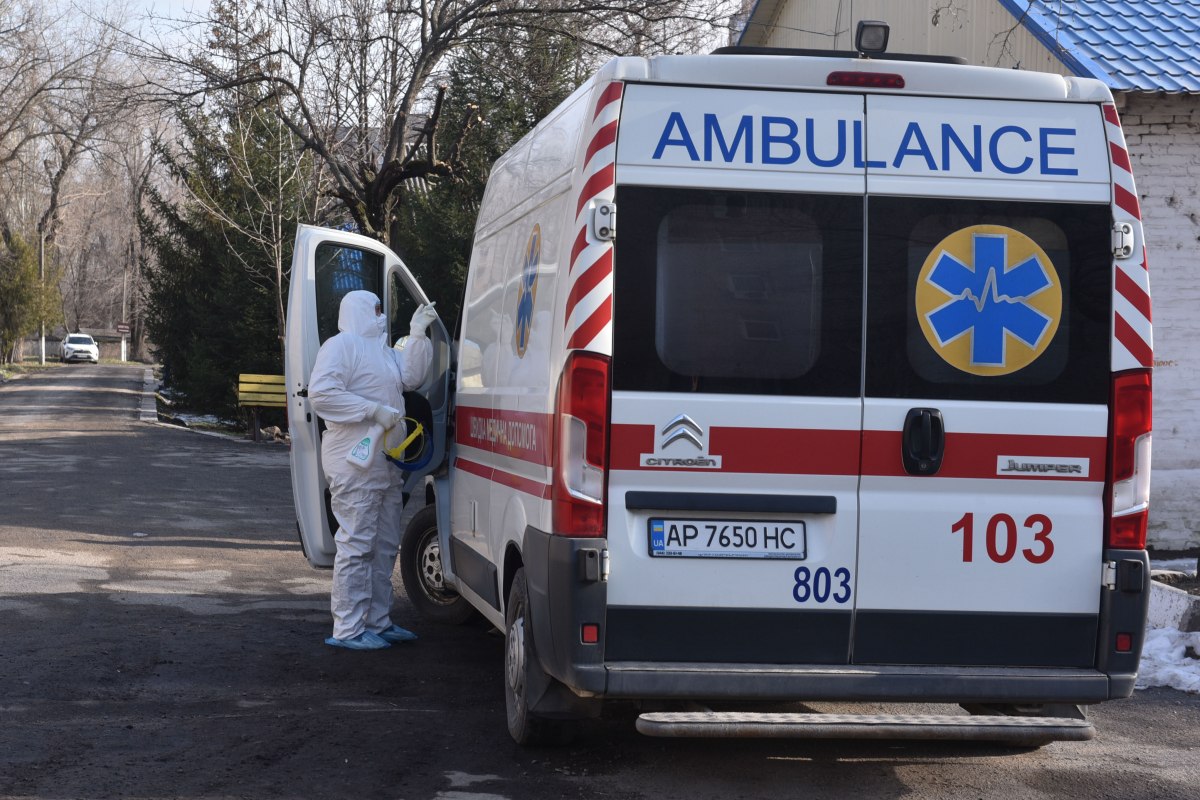 Восьмеро підлітків отруїлися у гуртожитку Івано-Франківська