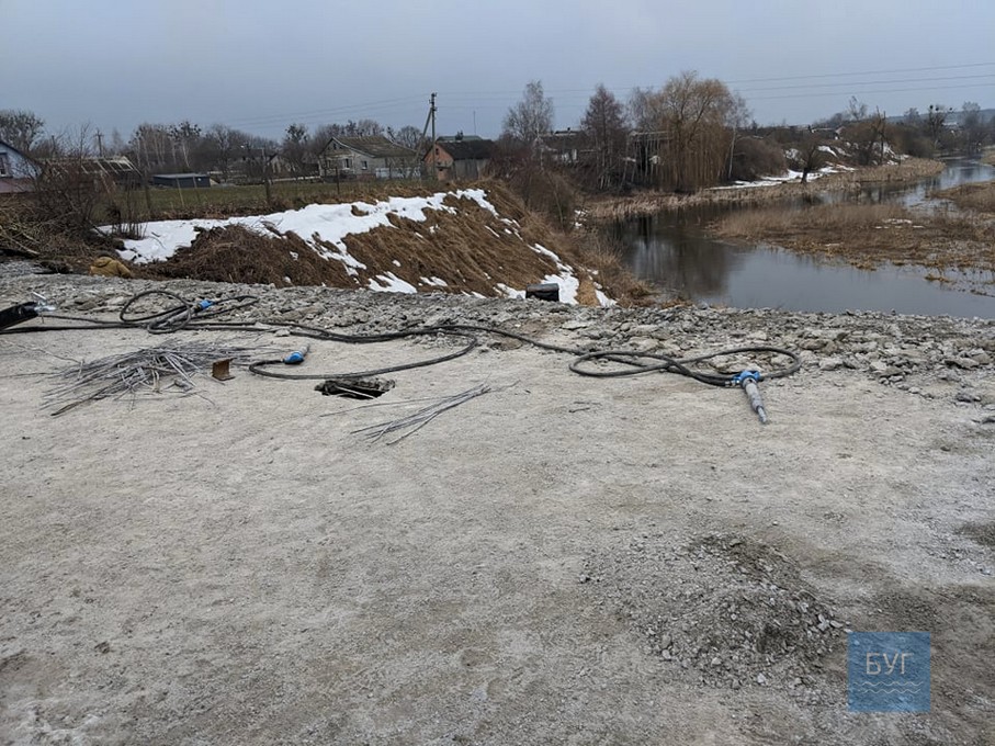 Обвал мосту на Волині