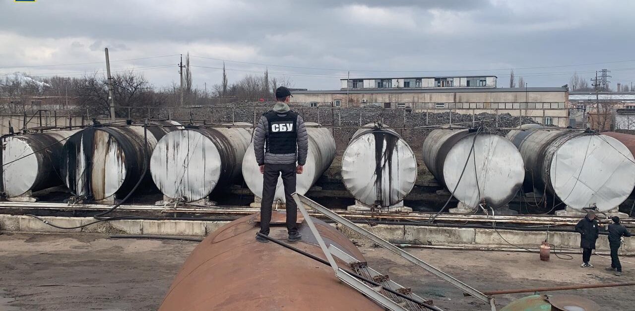В Кировоградской области СБУ разоблачила подпольное производство фальсифицированного топлива