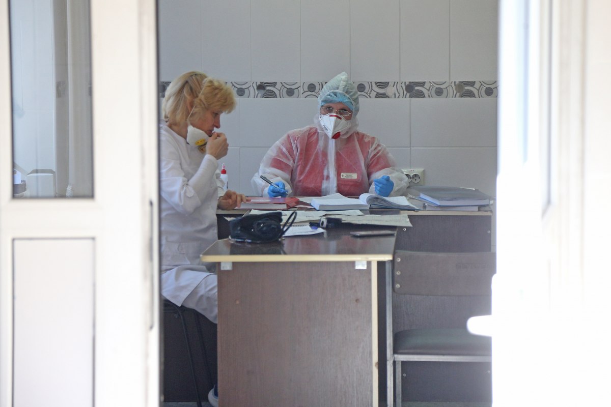 COVID в Україні встановлює рекорди: понад 10 тисяч нових випадків